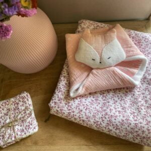 coffret naissance avec doudou renard rose étoilé pour enfants, lingettes et couverture