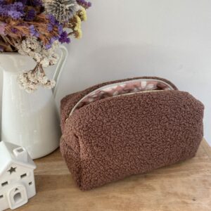 Trousse de maquillage en tissu teddy