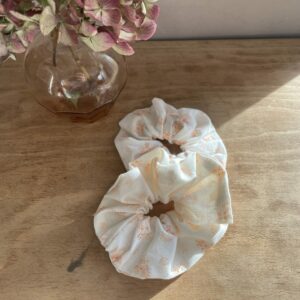 chouchous pour adulte blanc avec motifs de fleurs oranges